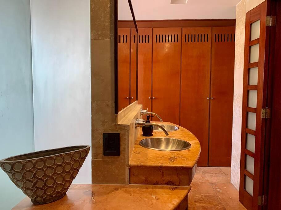 Charming Lagoon Front Villa By Casa Paraiso 坎昆 外观 照片