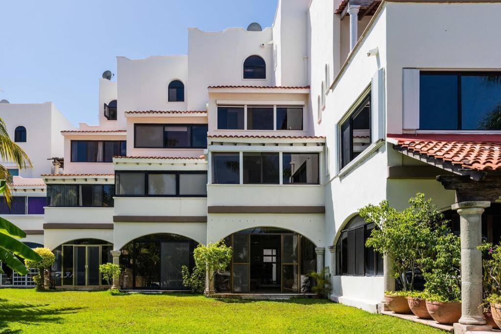 Charming Lagoon Front Villa By Casa Paraiso 坎昆 外观 照片