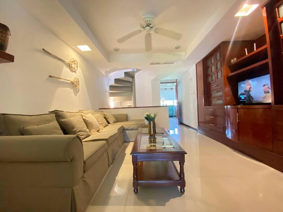 Charming Lagoon Front Villa By Casa Paraiso 坎昆 外观 照片